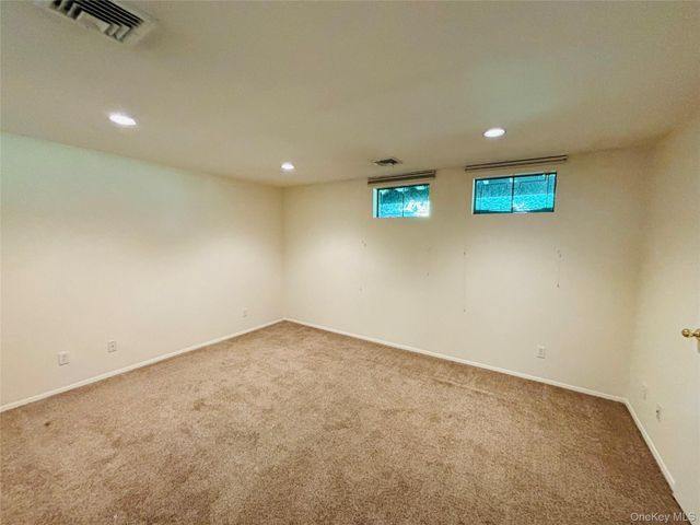 88 The Glen 88, Glen Head, NY 11545