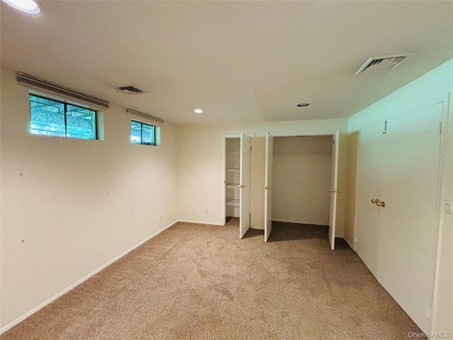 88 The Glen 88, Glen Head, NY 11545