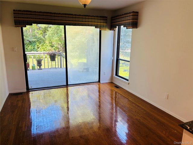 88 The Glen 88, Glen Head, NY 11545