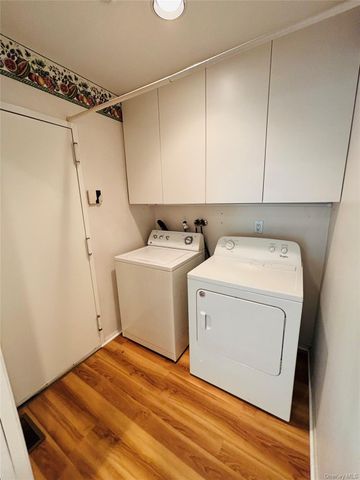 88 The Glen 88, Glen Head, NY 11545