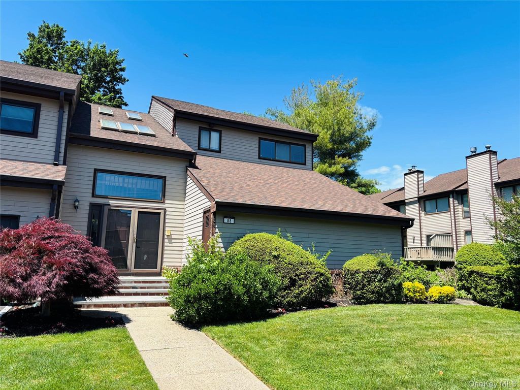 88 The Glen 88, Glen Head, NY 11545