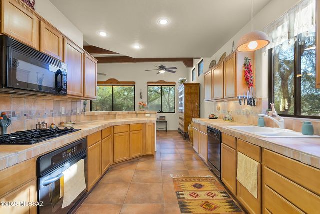 130 San Miguel, Tubac, AZ 85646