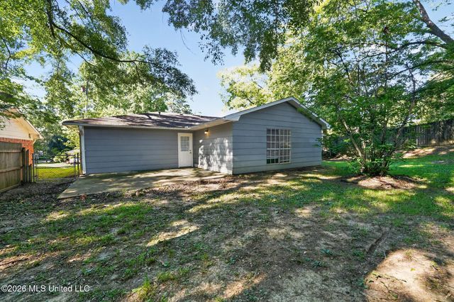 405 Crestview Drive, Clinton, MS 39056