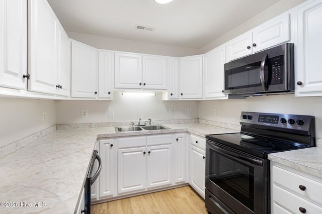 2900 Myrtle Street 11 Rosewood Village, Morehead City, NC 28557