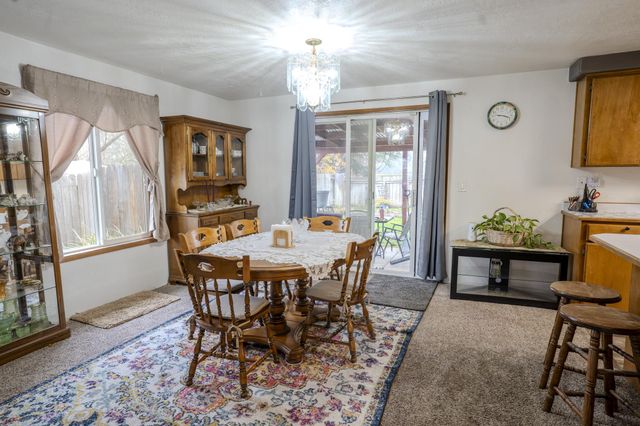 125 Meadow View Drive, Phoenix, OR 97535