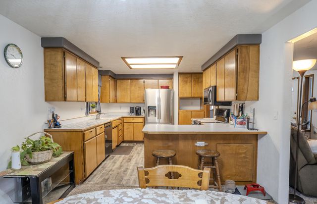 125 Meadow View Drive, Phoenix, OR 97535