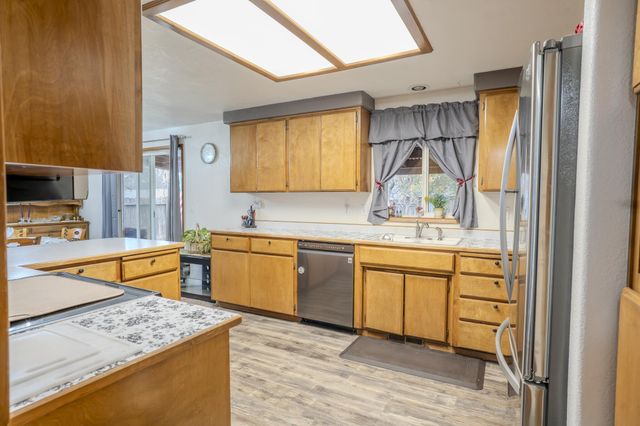 125 Meadow View Drive, Phoenix, OR 97535