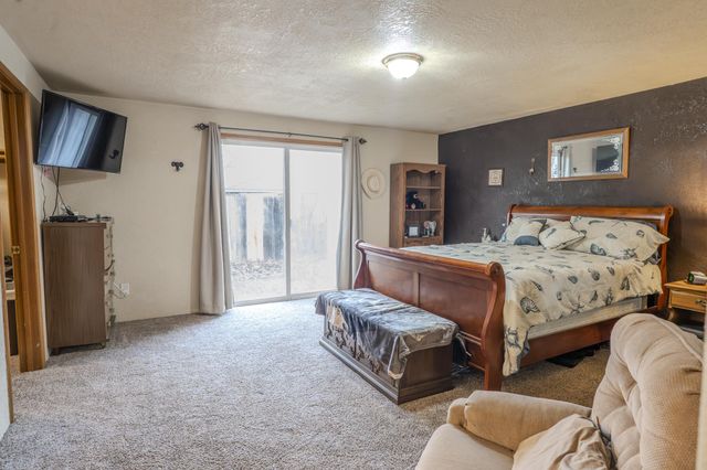 125 Meadow View Drive, Phoenix, OR 97535