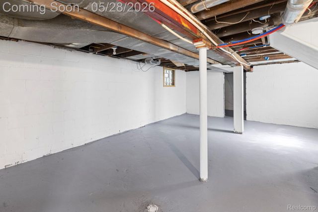 74 Pine Street, River Rouge, MI 48218