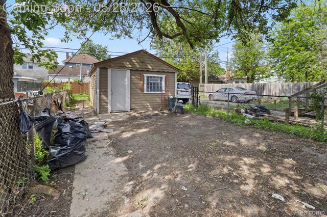 74 Pine Street, River Rouge, MI 48218