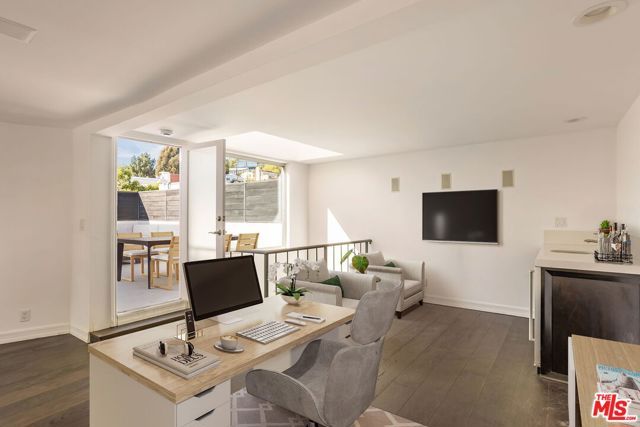 1129 Larrabee Street 14, West Hollywood, CA 90069