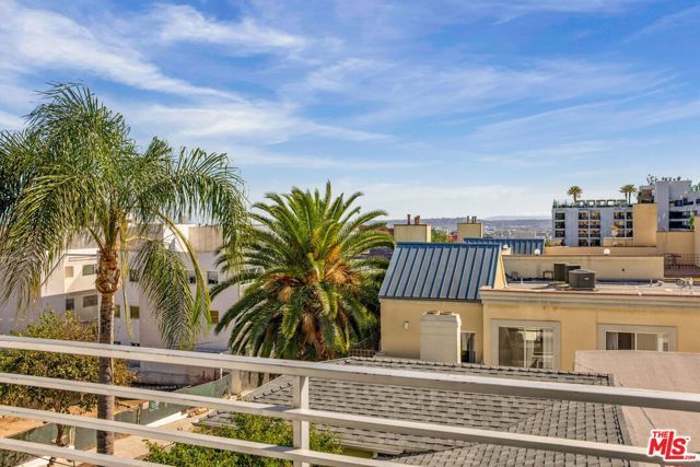 1129 Larrabee Street 14, West Hollywood, CA 90069