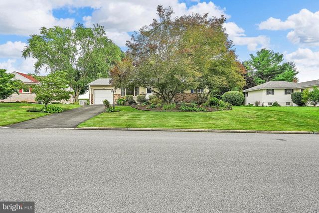 20 CLEARVIEW DR, Lebanon, PA 17042