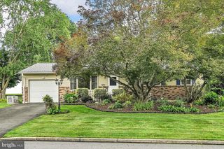 20 CLEARVIEW DR, Lebanon, PA 17042