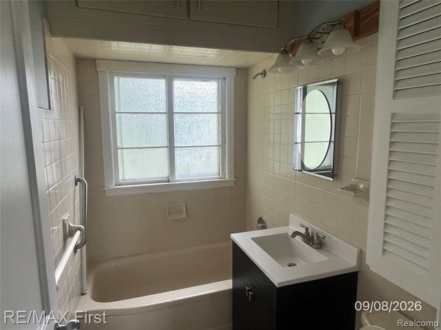 26285 Normandy Street, Roseville, MI 48066