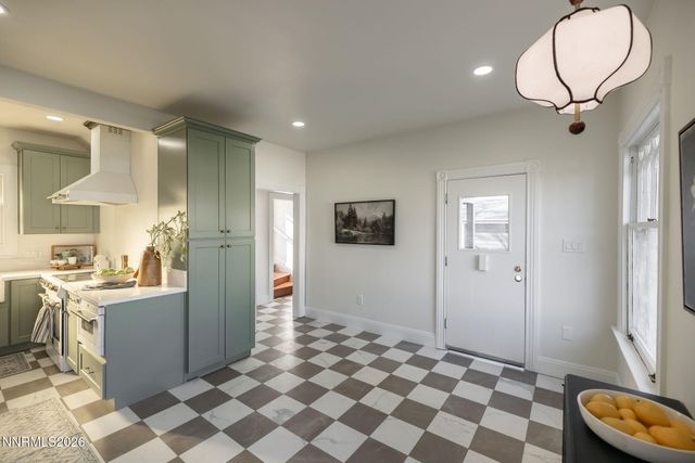 402 W Robinson Street, Carson City, NV 89703