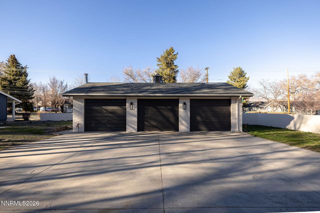 402 W Robinson Street, Carson City, NV 89703