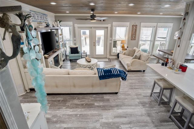 2636 Whitecap, Crystal Beach, TX 77650