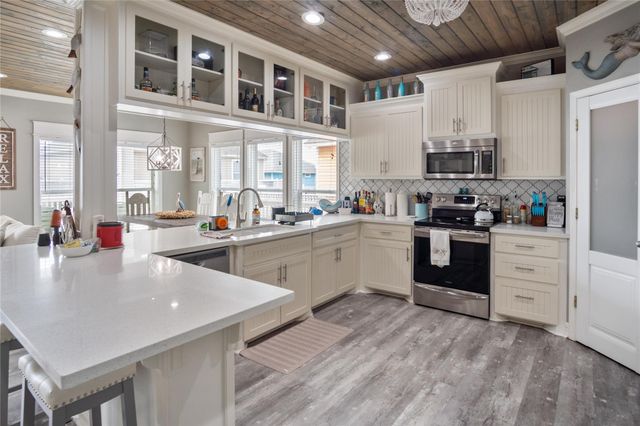 2636 Whitecap, Crystal Beach, TX 77650