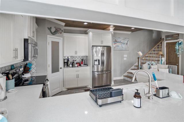 2636 Whitecap, Crystal Beach, TX 77650