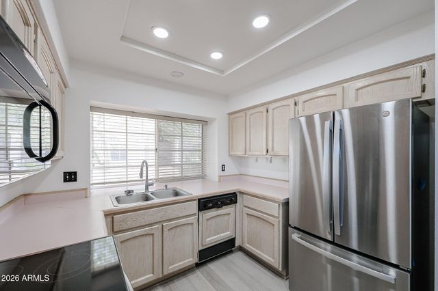 1004 E ANNETTE Drive, Phoenix, AZ 85022