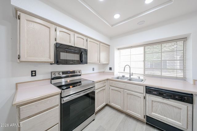 1004 E ANNETTE Drive, Phoenix, AZ 85022