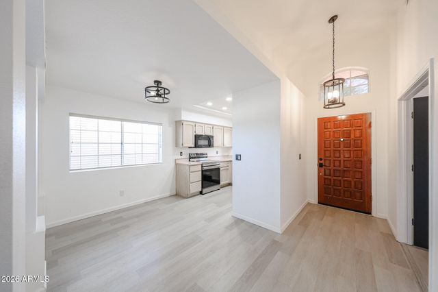 1004 E ANNETTE Drive, Phoenix, AZ 85022