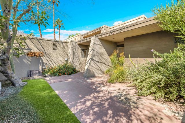 1452 Tiffany` Circle N, Palm Springs, CA 92262