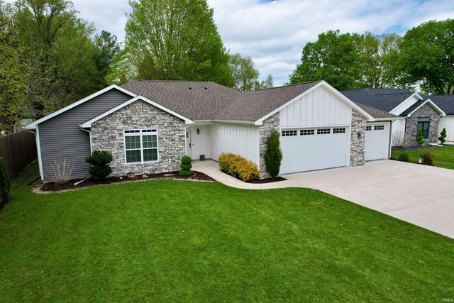 9805 Manning Street, Leo, IN 46765