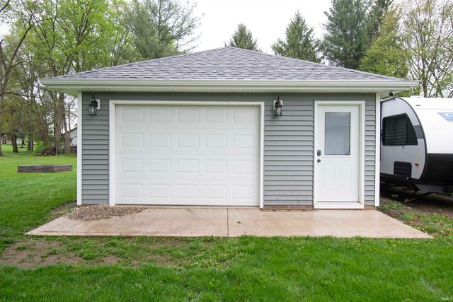 9805 Manning Street, Leo, IN 46765