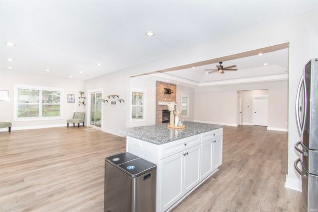 9805 Manning Street, Leo, IN 46765