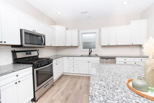 9805 Manning Street, Leo, IN 46765