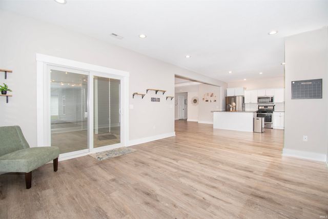 9805 Manning Street, Leo, IN 46765