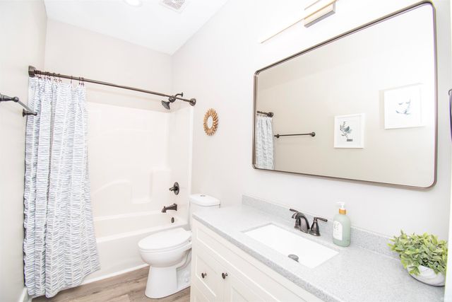 9805 Manning Street, Leo, IN 46765