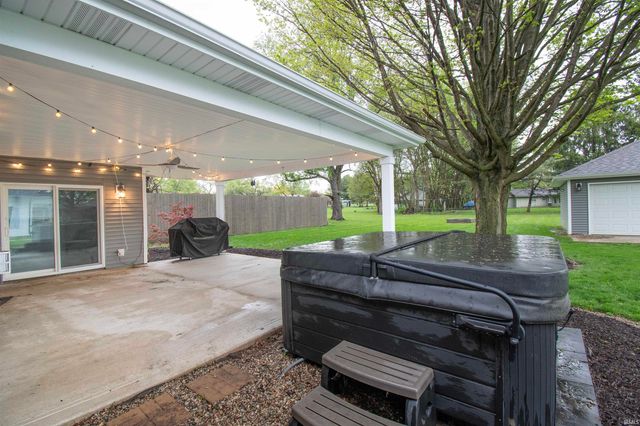 9805 Manning Street, Leo, IN 46765