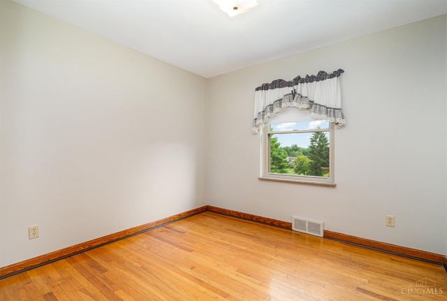 5025 Boomer Road, Cincinnati, OH 45247