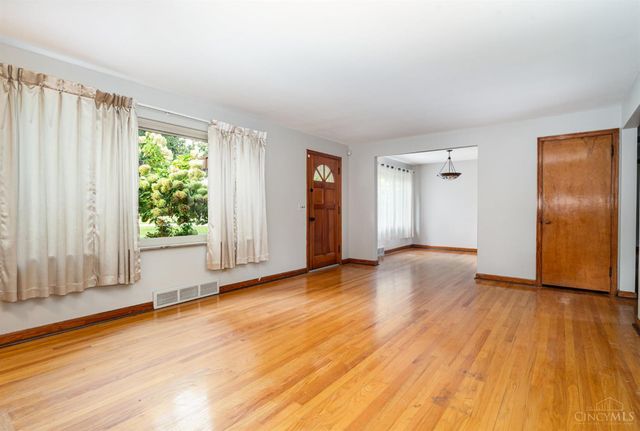 5025 Boomer Road, Cincinnati, OH 45247