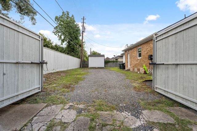 2801 Rosewood Street, Houston, TX 77004