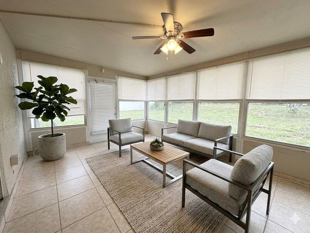 931 HUNTER LANE, Tarpon Springs, FL 34689