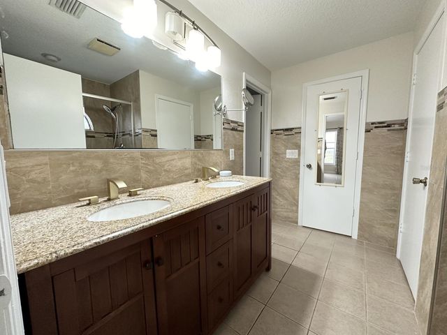 931 HUNTER LANE, Tarpon Springs, FL 34689