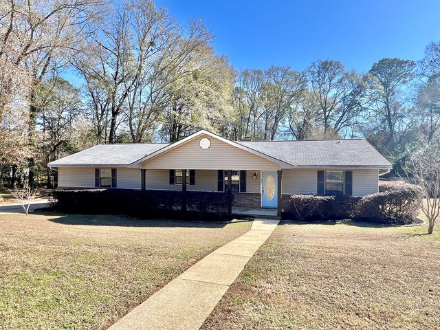 621 Farrah Circle, Dothan, AL 36301