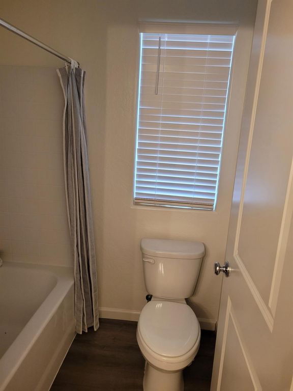 Image 11 of property listing at 2012 Richard Avenue, Sanger, CA 93657