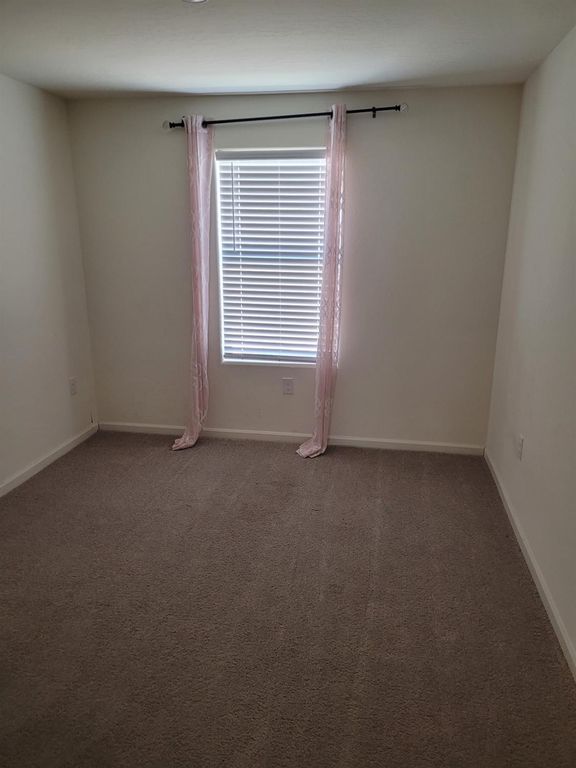 Image 12 of property listing at 2012 Richard Avenue, Sanger, CA 93657