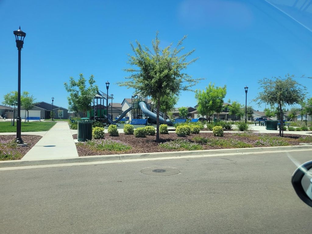Image 18 of property listing at 2012 Richard Avenue, Sanger, CA 93657