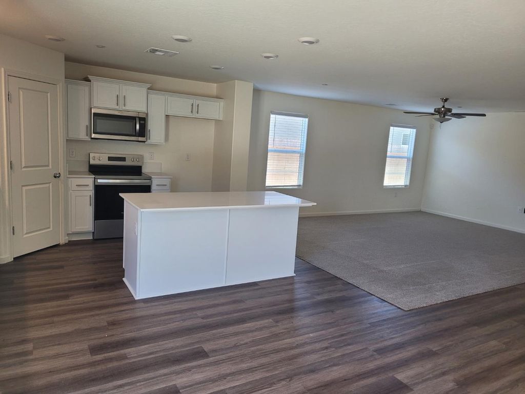 Image 2 of property listing at 2012 Richard Avenue, Sanger, CA 93657