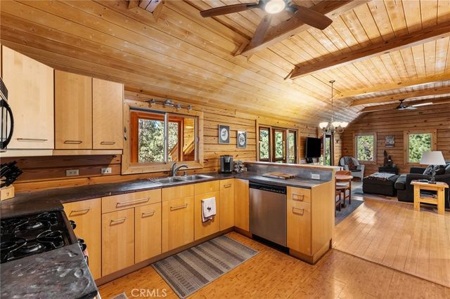 298 Dixie Lee Lane, Big Bear Lake, CA 92386