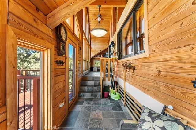 298 Dixie Lee Lane, Big Bear Lake, CA 92386