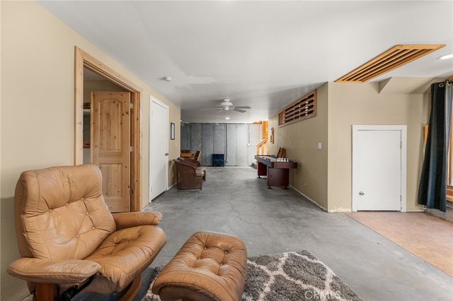 298 Dixie Lee Lane, Big Bear Lake, CA 92386