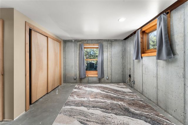 298 Dixie Lee Lane, Big Bear Lake, CA 92386