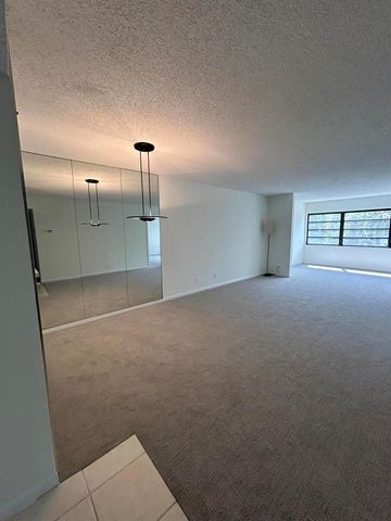 4700 Lucerne Lakes Boulevard 308, Lake Worth, FL 33467